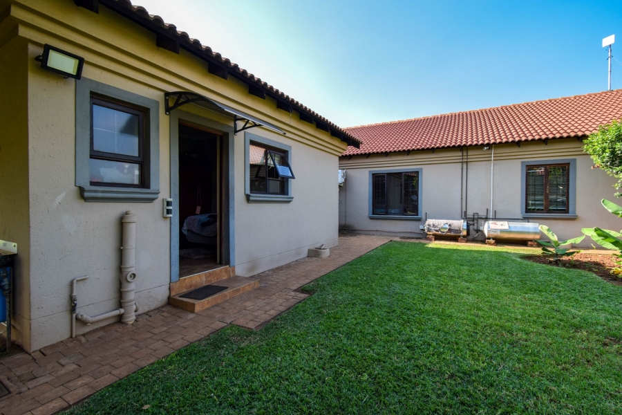 5 Bedroom Property for Sale in Kameeldrift East Gauteng