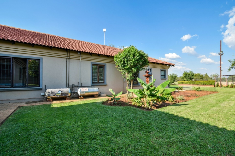 5 Bedroom Property for Sale in Kameeldrift East Gauteng