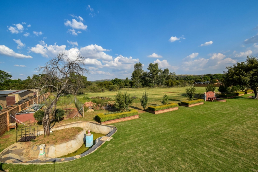 5 Bedroom Property for Sale in Kameeldrift East Gauteng