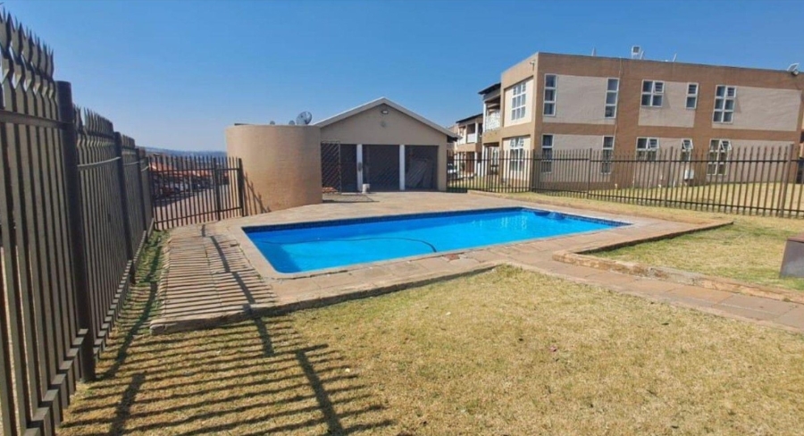 2 Bedroom Property for Sale in Mondeor Gauteng