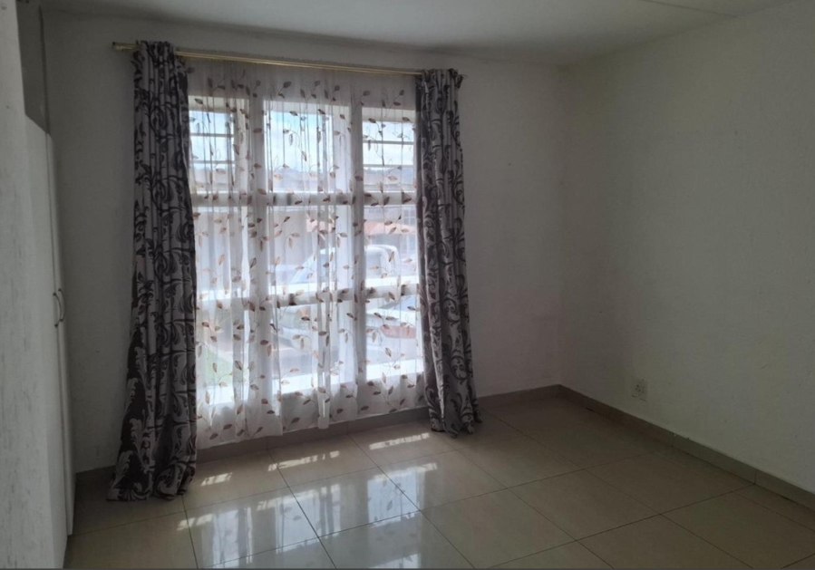 2 Bedroom Property for Sale in Mondeor Gauteng