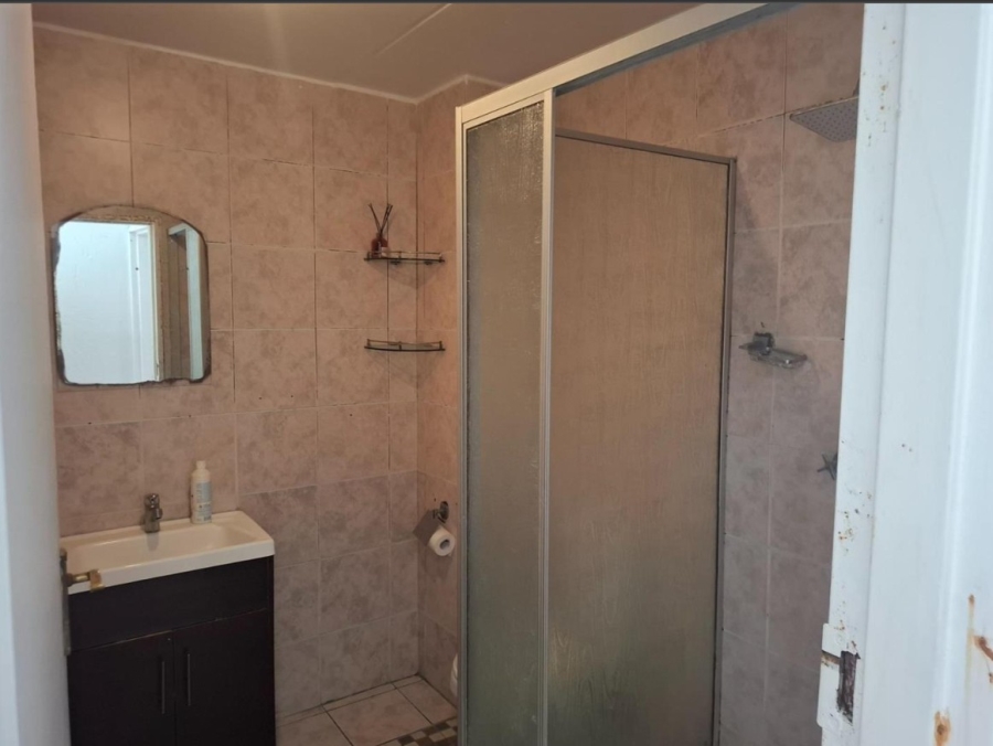 2 Bedroom Property for Sale in Mondeor Gauteng