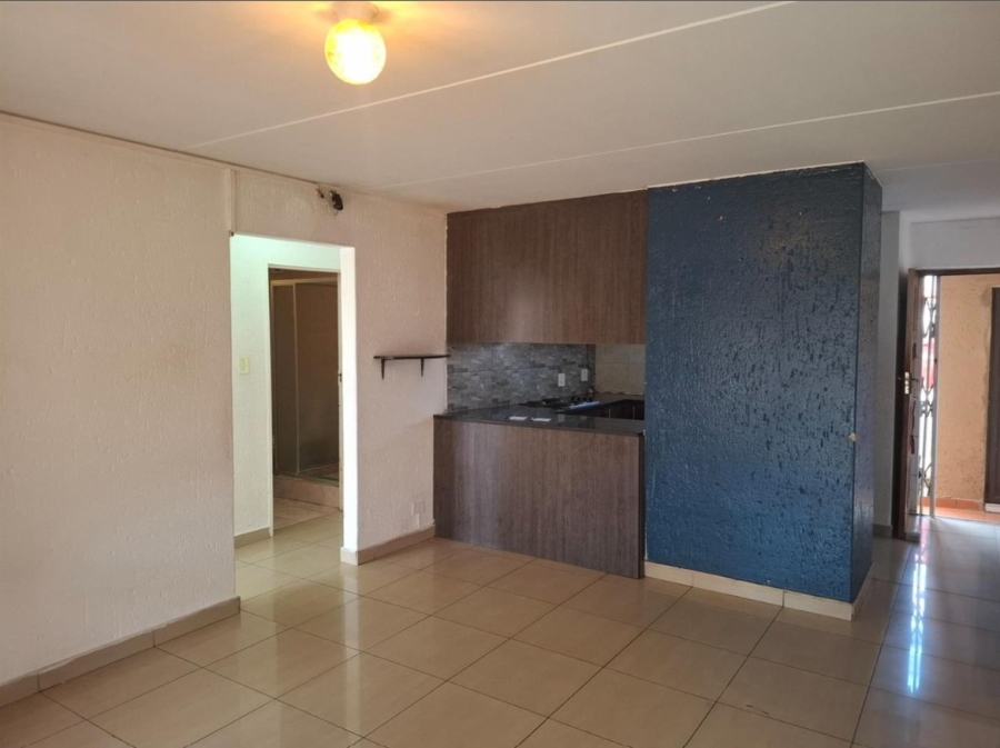 2 Bedroom Property for Sale in Mondeor Gauteng