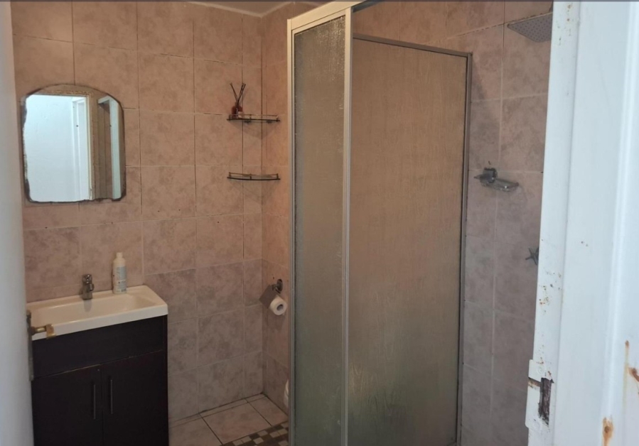 2 Bedroom Property for Sale in Mondeor Gauteng