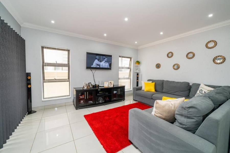 4 Bedroom Property for Sale in Helderwyk Gauteng