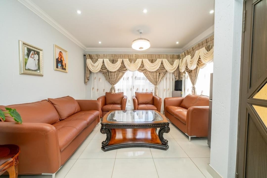 4 Bedroom Property for Sale in Helderwyk Gauteng