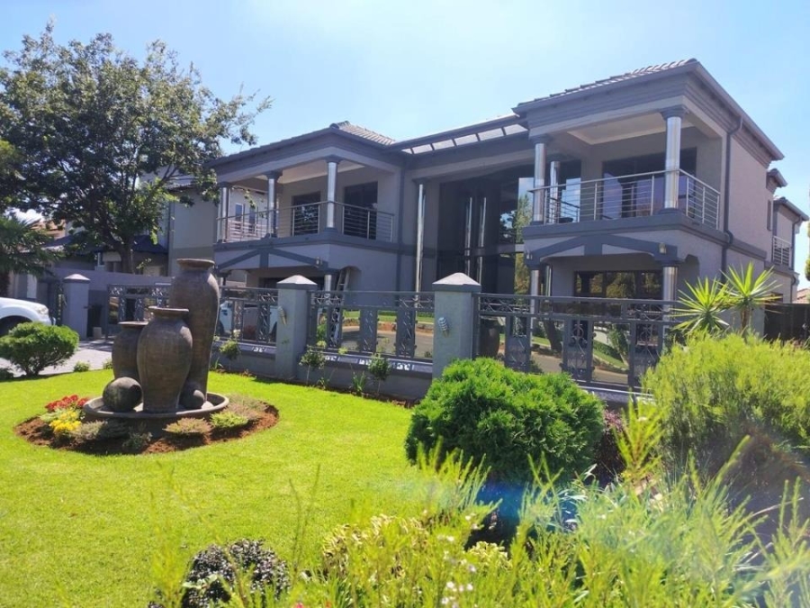 6 Bedroom Property for Sale in Helderwyk Gauteng