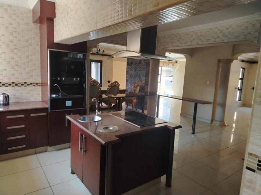 6 Bedroom Property for Sale in Helderwyk Gauteng