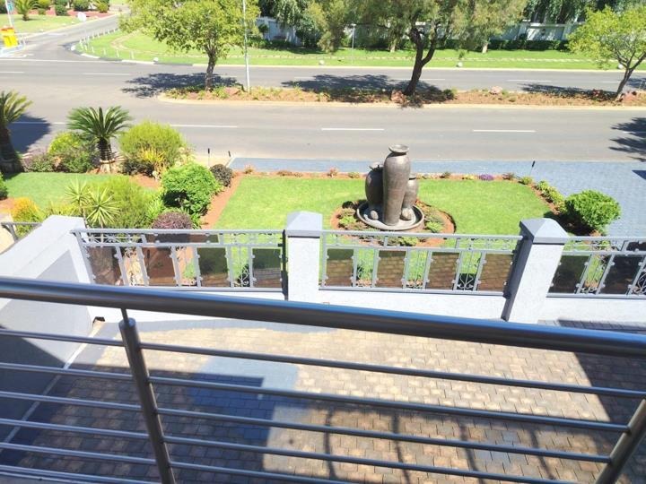 6 Bedroom Property for Sale in Helderwyk Gauteng