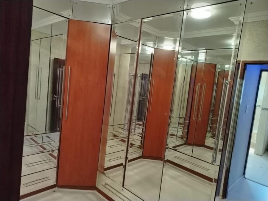 6 Bedroom Property for Sale in Helderwyk Gauteng