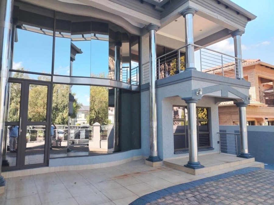 6 Bedroom Property for Sale in Helderwyk Gauteng