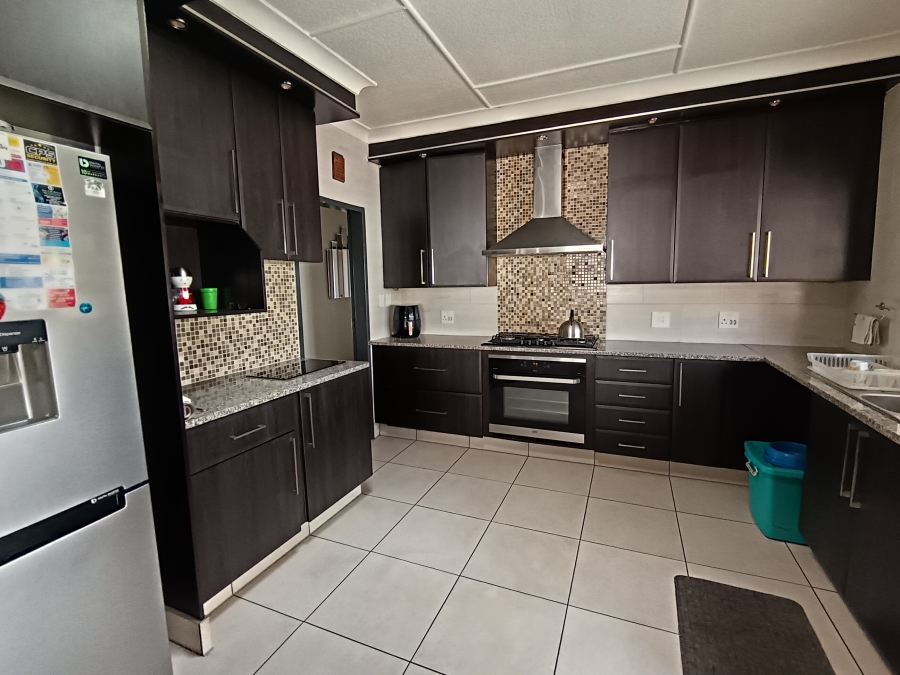 3 Bedroom Property for Sale in South Crest Gauteng