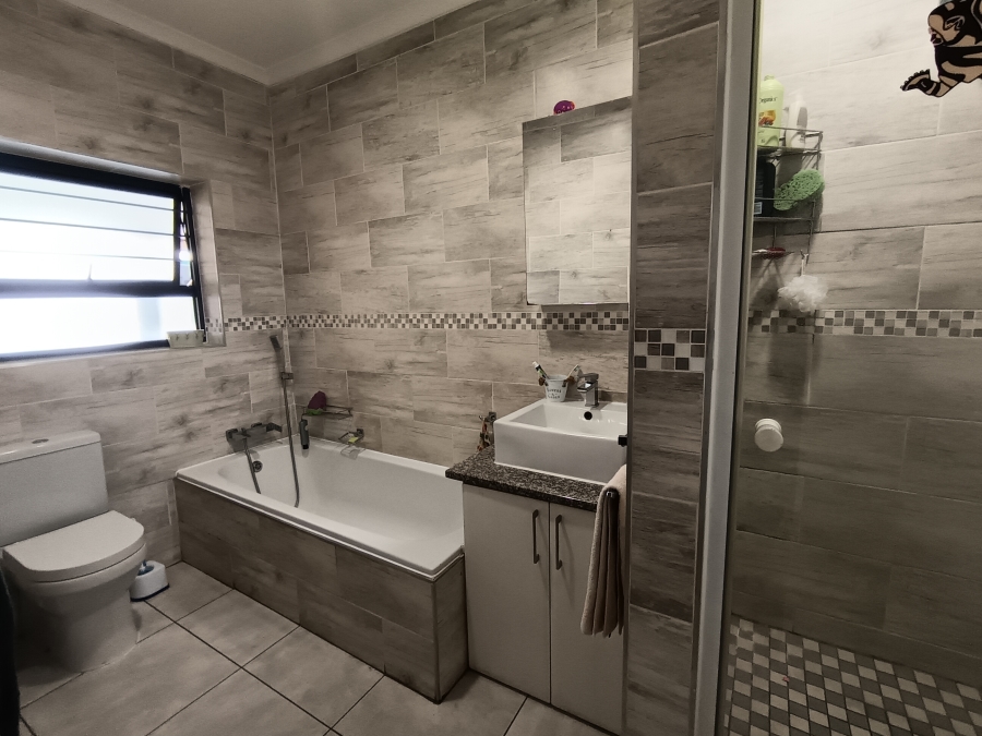 3 Bedroom Property for Sale in South Crest Gauteng