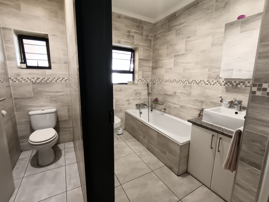 3 Bedroom Property for Sale in South Crest Gauteng