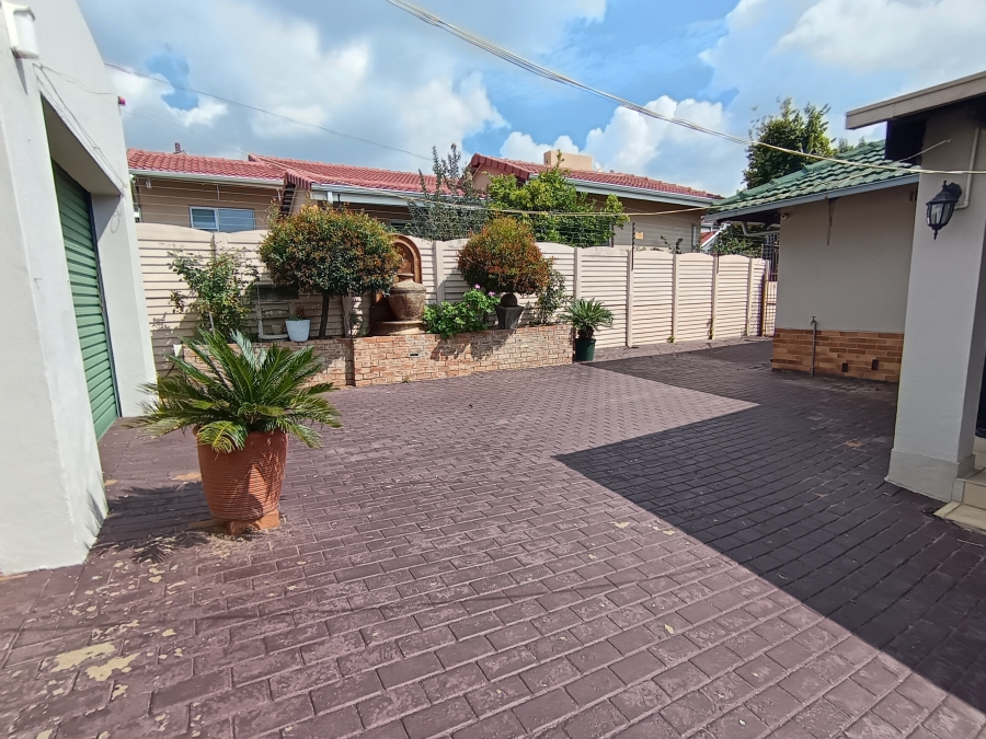 3 Bedroom Property for Sale in South Crest Gauteng