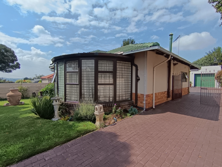 3 Bedroom Property for Sale in South Crest Gauteng