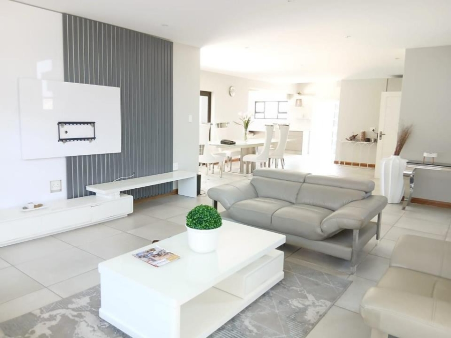 4 Bedroom Property for Sale in Helderwyk Gauteng