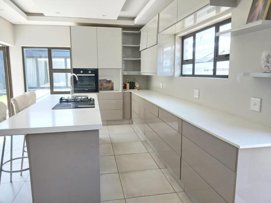 4 Bedroom Property for Sale in Helderwyk Gauteng