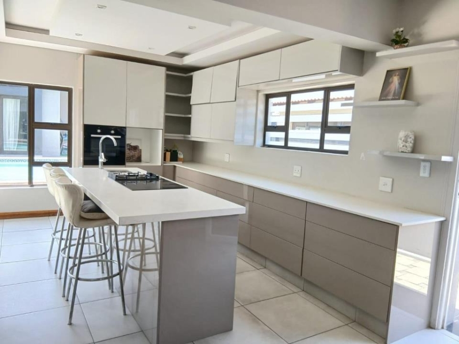 4 Bedroom Property for Sale in Helderwyk Gauteng