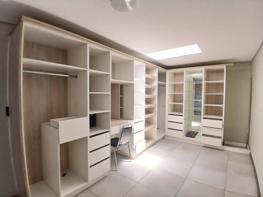 4 Bedroom Property for Sale in Helderwyk Gauteng