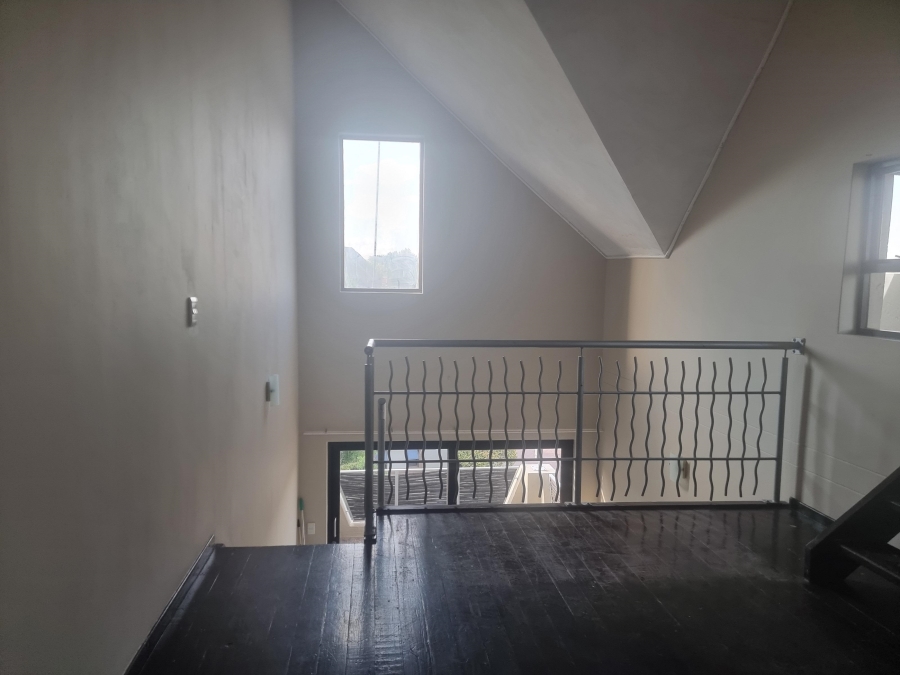 1 Bedroom Property for Sale in Lonehill Gauteng