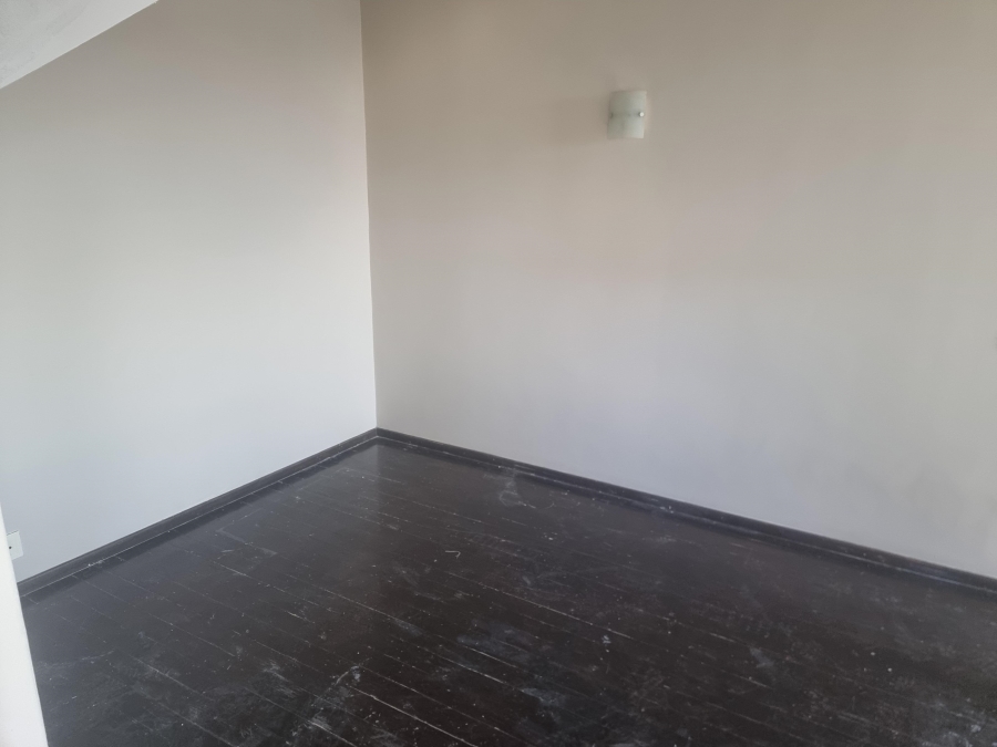 1 Bedroom Property for Sale in Lonehill Gauteng