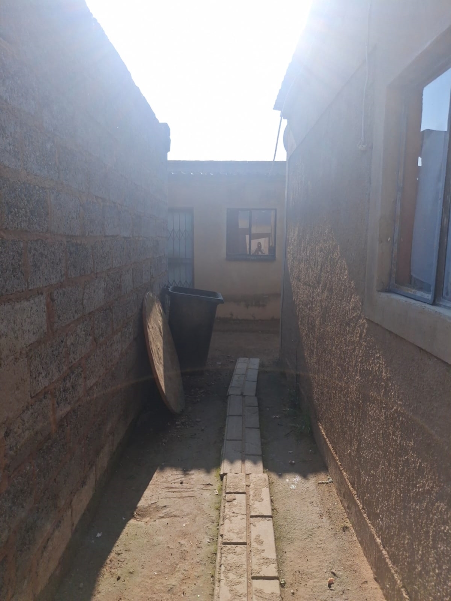 2 Bedroom Property for Sale in Kingsway Gauteng