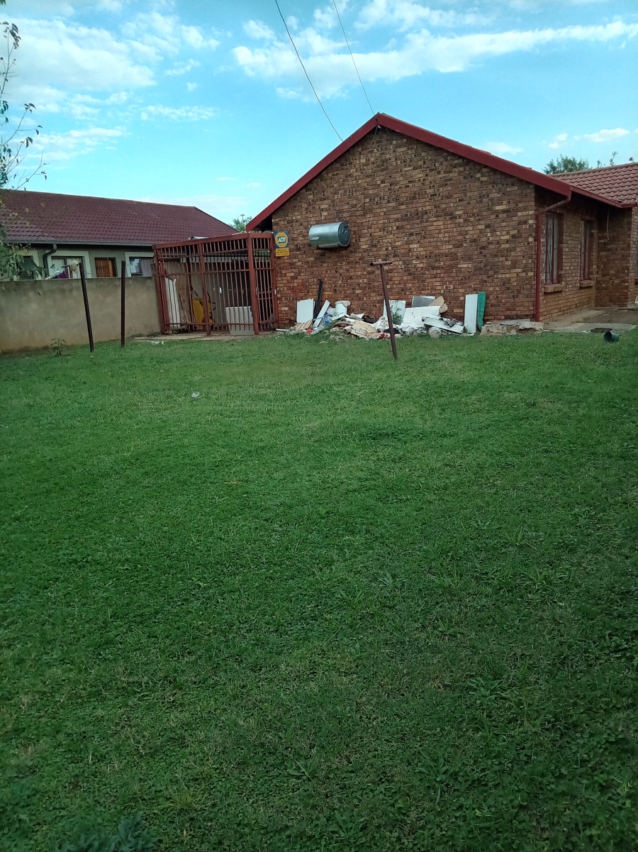 3 Bedroom Property for Sale in Lindo Park Gauteng