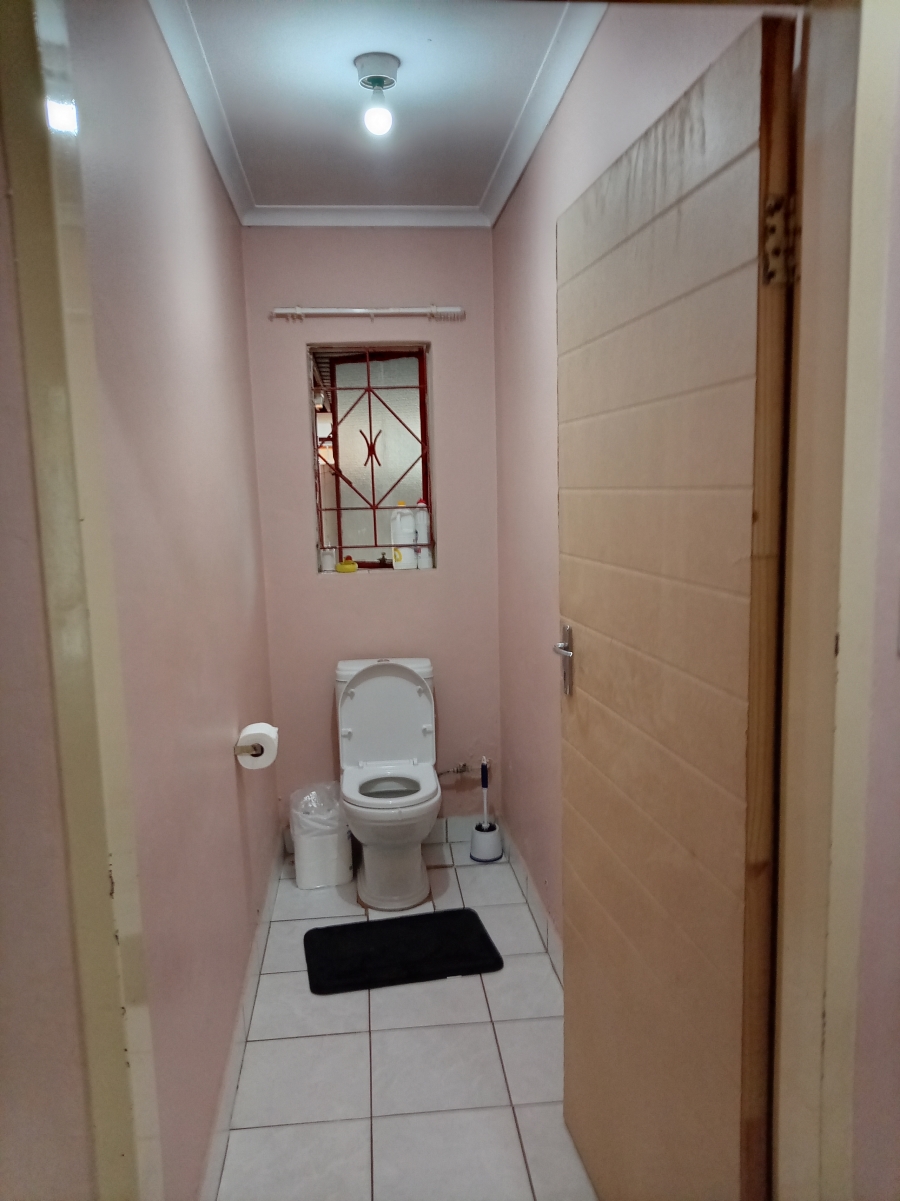 3 Bedroom Property for Sale in Lindo Park Gauteng