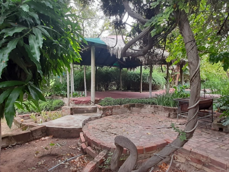 6 Bedroom Property for Sale in Bultfontein A H Gauteng