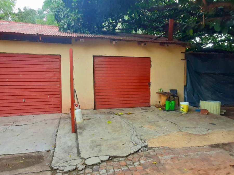 6 Bedroom Property for Sale in Bultfontein A H Gauteng