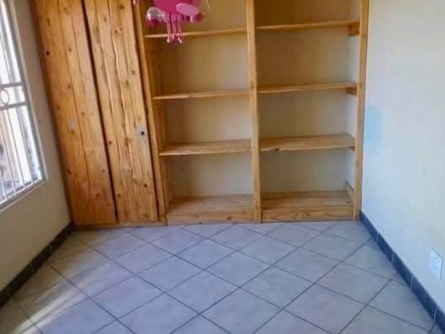 6 Bedroom Property for Sale in Bultfontein A H Gauteng