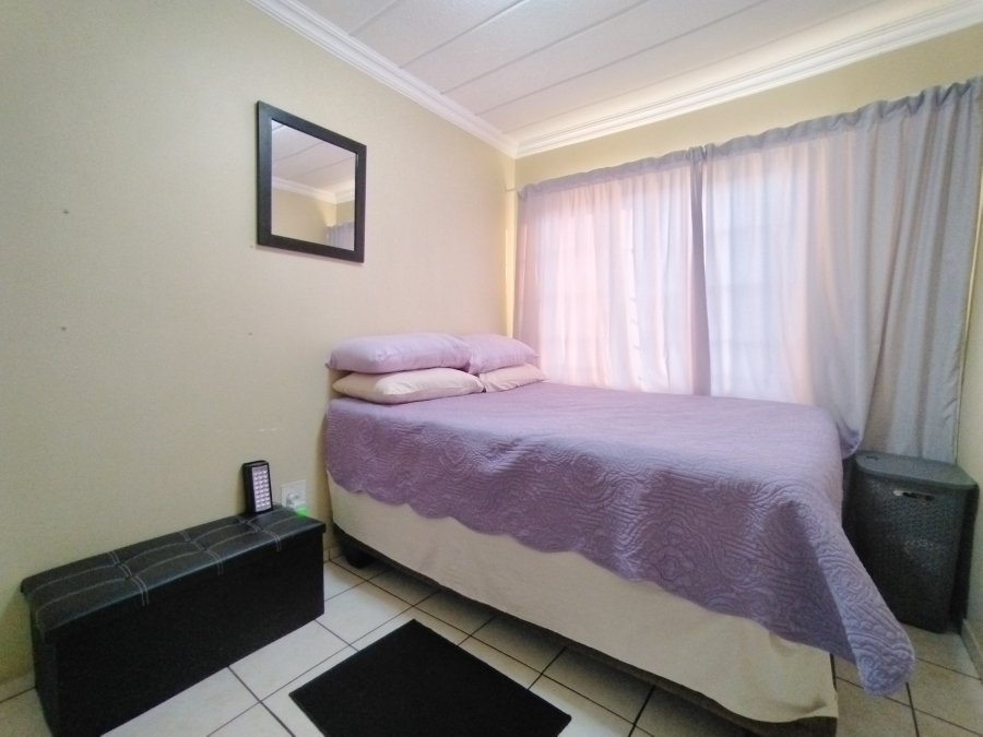 2 Bedroom Property for Sale in Die Hoewes Gauteng