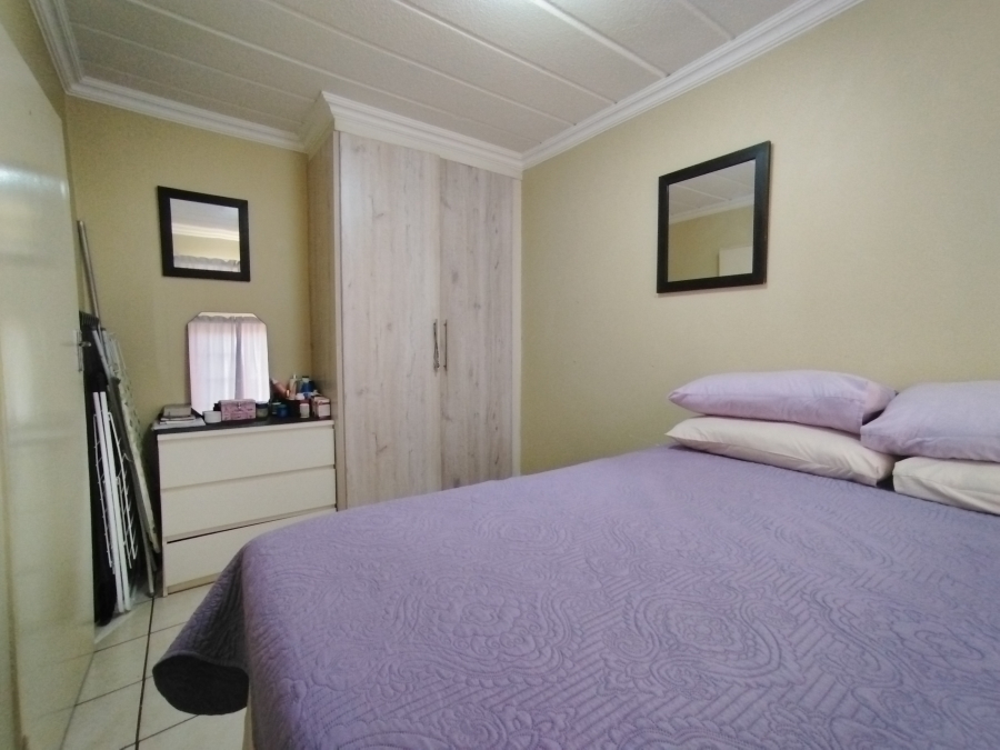2 Bedroom Property for Sale in Die Hoewes Gauteng