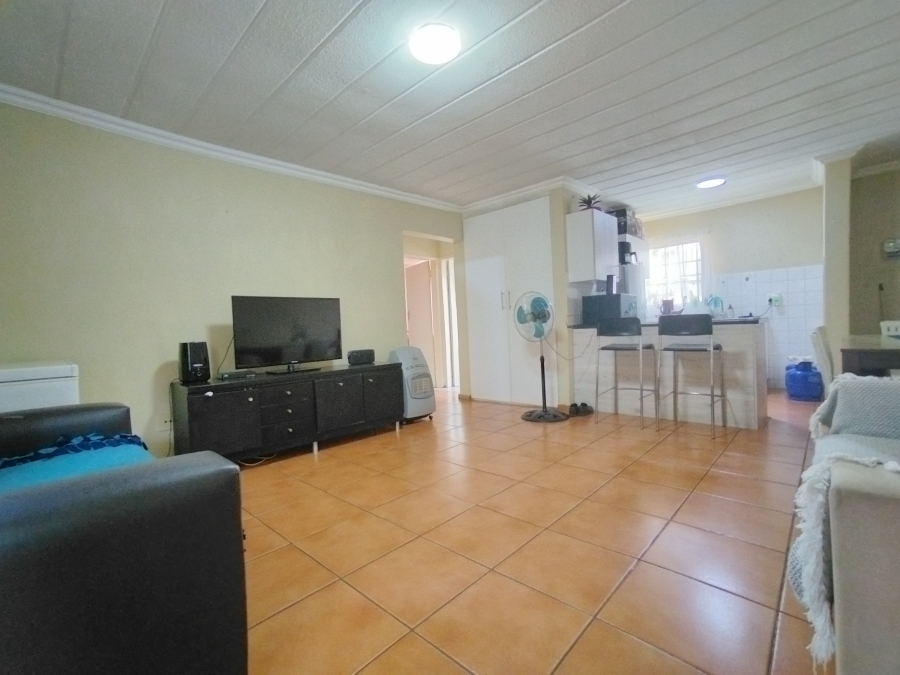 2 Bedroom Property for Sale in Die Hoewes Gauteng