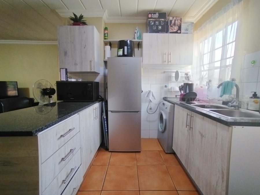 2 Bedroom Property for Sale in Die Hoewes Gauteng