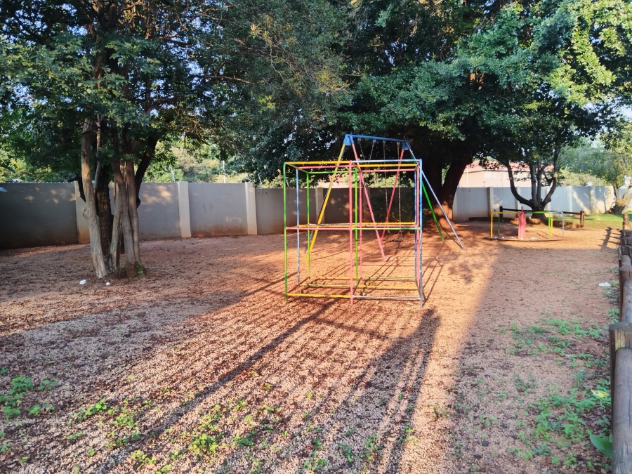 2 Bedroom Property for Sale in Die Hoewes Gauteng