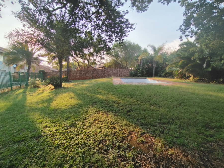 2 Bedroom Property for Sale in Die Hoewes Gauteng