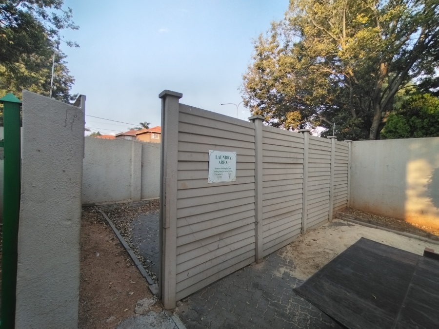 2 Bedroom Property for Sale in Die Hoewes Gauteng
