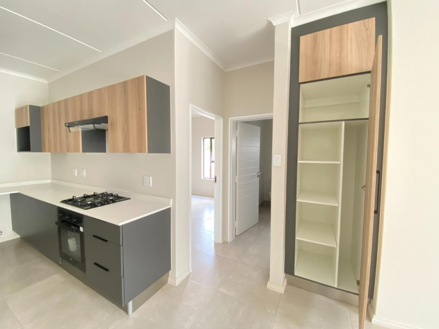 To Let 2 Bedroom Property for Rent in Glen Austin Gauteng