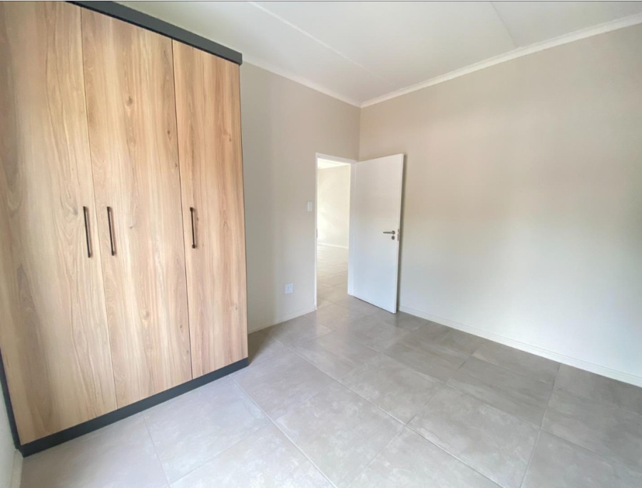To Let 2 Bedroom Property for Rent in Glen Austin Gauteng