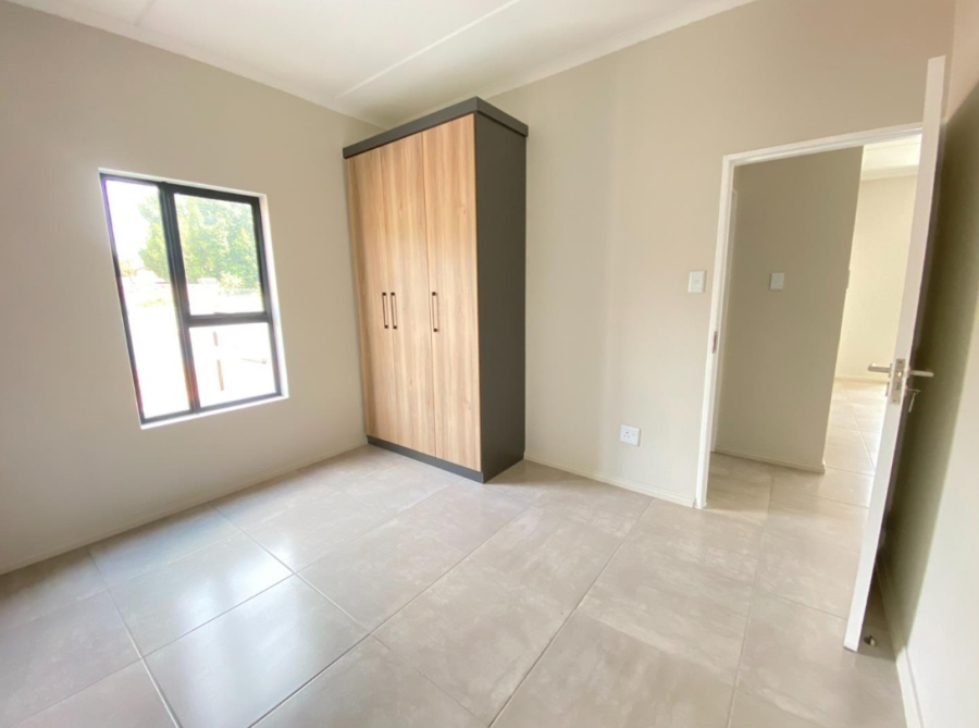 To Let 2 Bedroom Property for Rent in Glen Austin Gauteng