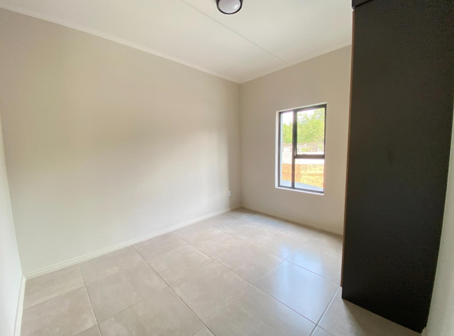 To Let 2 Bedroom Property for Rent in Glen Austin Gauteng