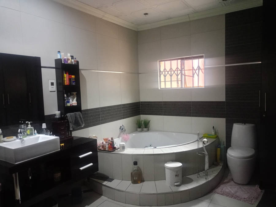 3 Bedroom Property for Sale in Vanderbijlpark CW 5 Gauteng