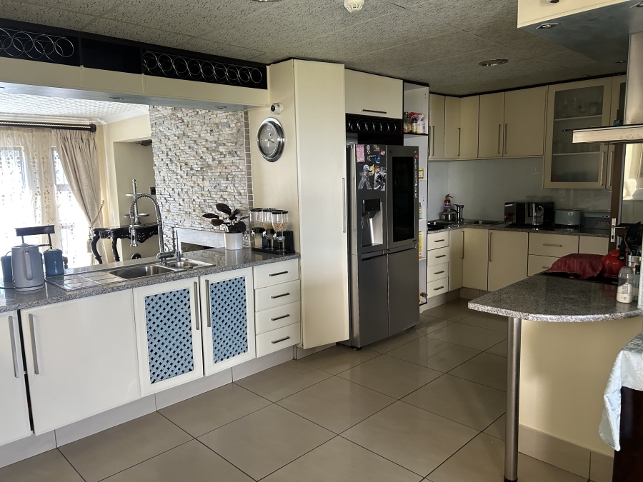 5 Bedroom Property for Sale in Northcliff Gauteng