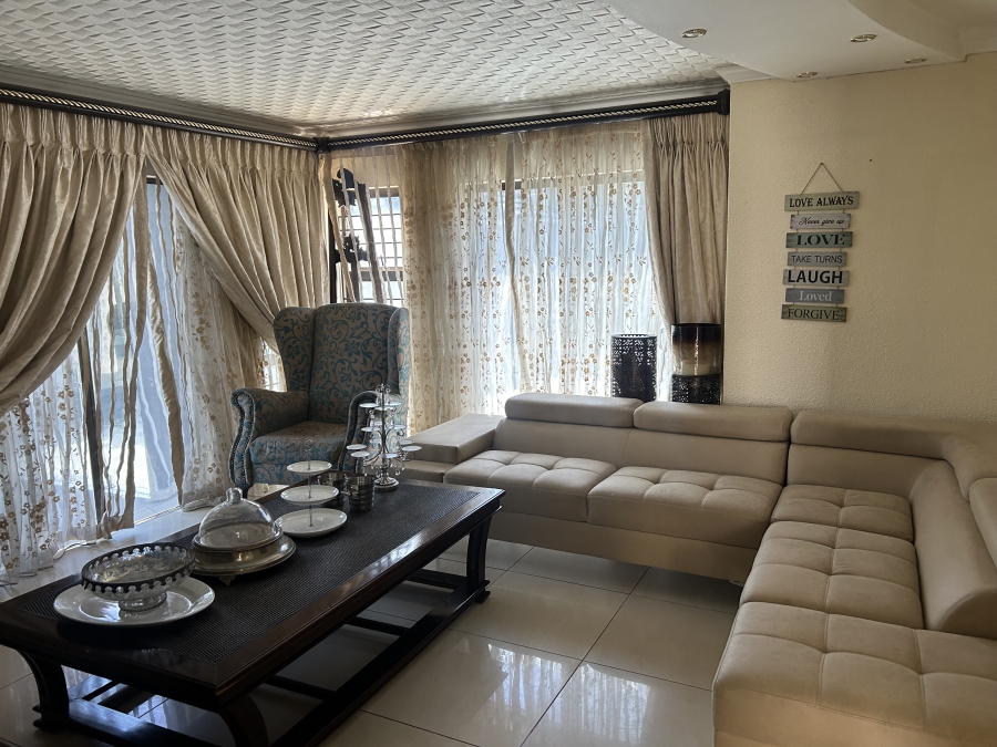 5 Bedroom Property for Sale in Northcliff Gauteng