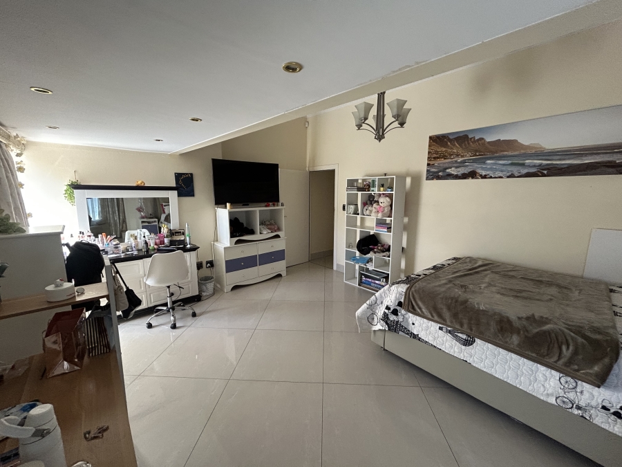 5 Bedroom Property for Sale in Northcliff Gauteng