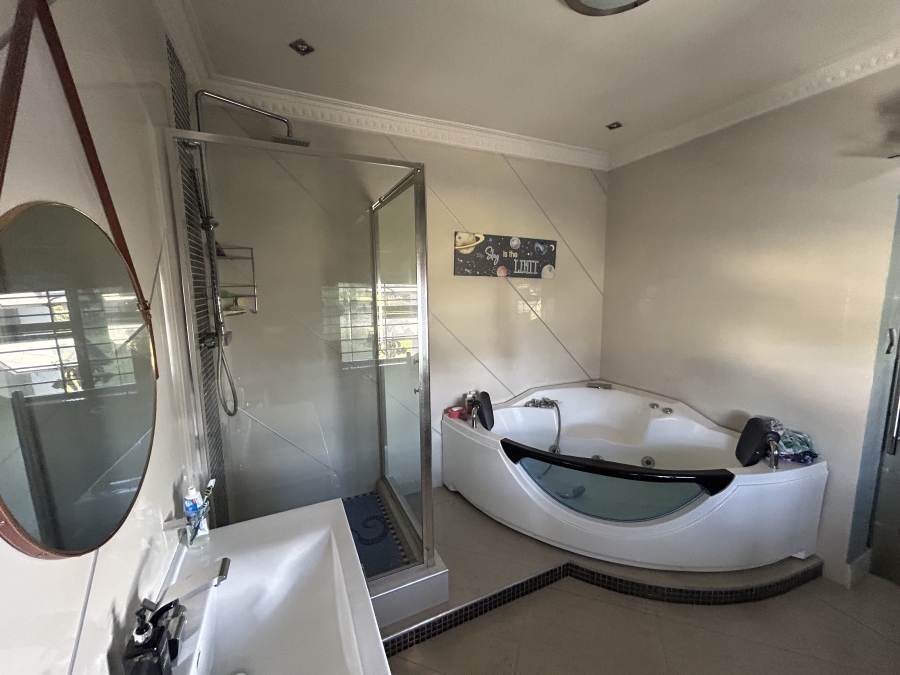 5 Bedroom Property for Sale in Northcliff Gauteng