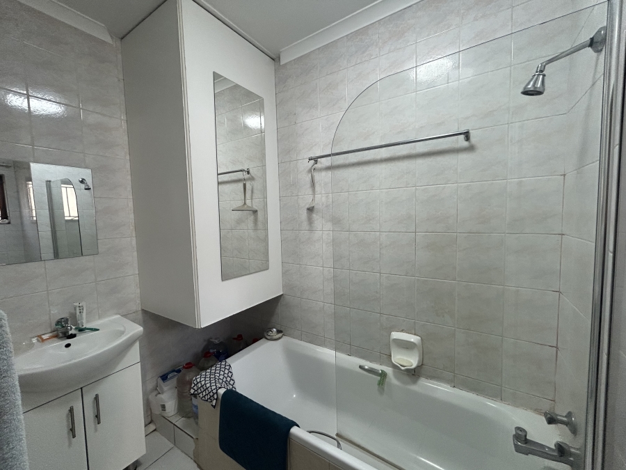 1 Bedroom Property for Sale in Morningside Gauteng