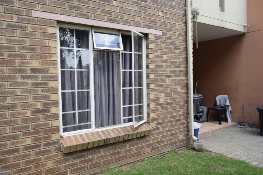 2 Bedroom Property for Sale in Comet Gauteng